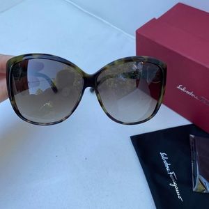 Salvatore Ferragamo Green Tortoise Sunglasses - box, cloth case, and lens cloth